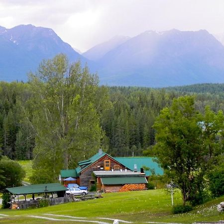 Blaeberry Mountain Lodge โกลเดน ภายนอก รูปภาพ