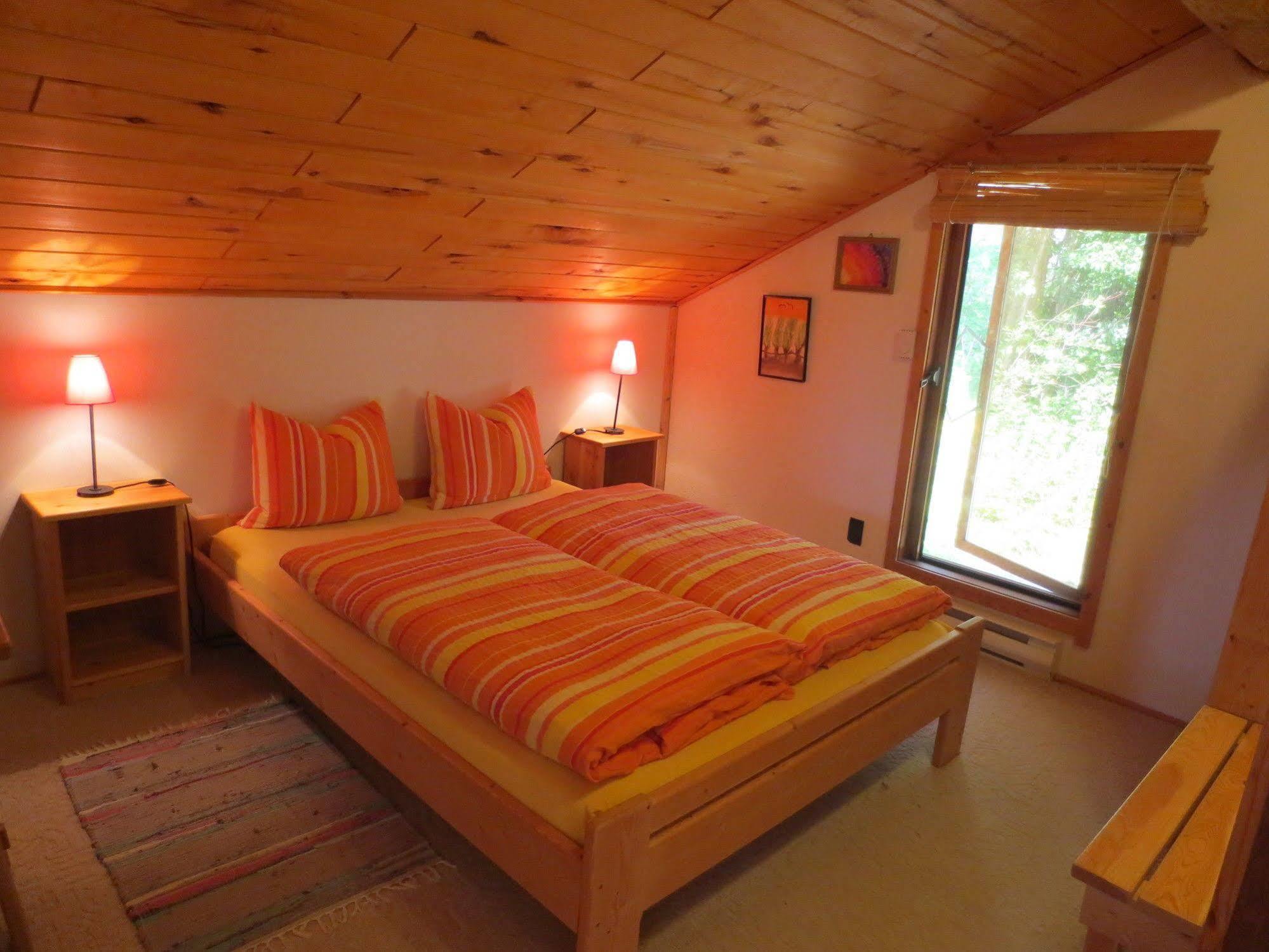 Blaeberry Mountain Lodge โกลเดน ภายนอก รูปภาพ